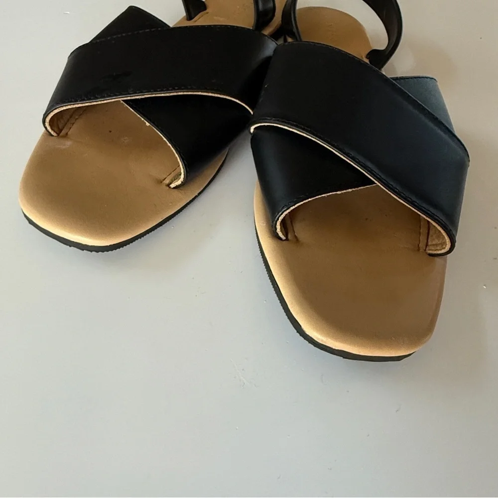 NISOLO | All-Day Cross Strap Sandal, Black, 9